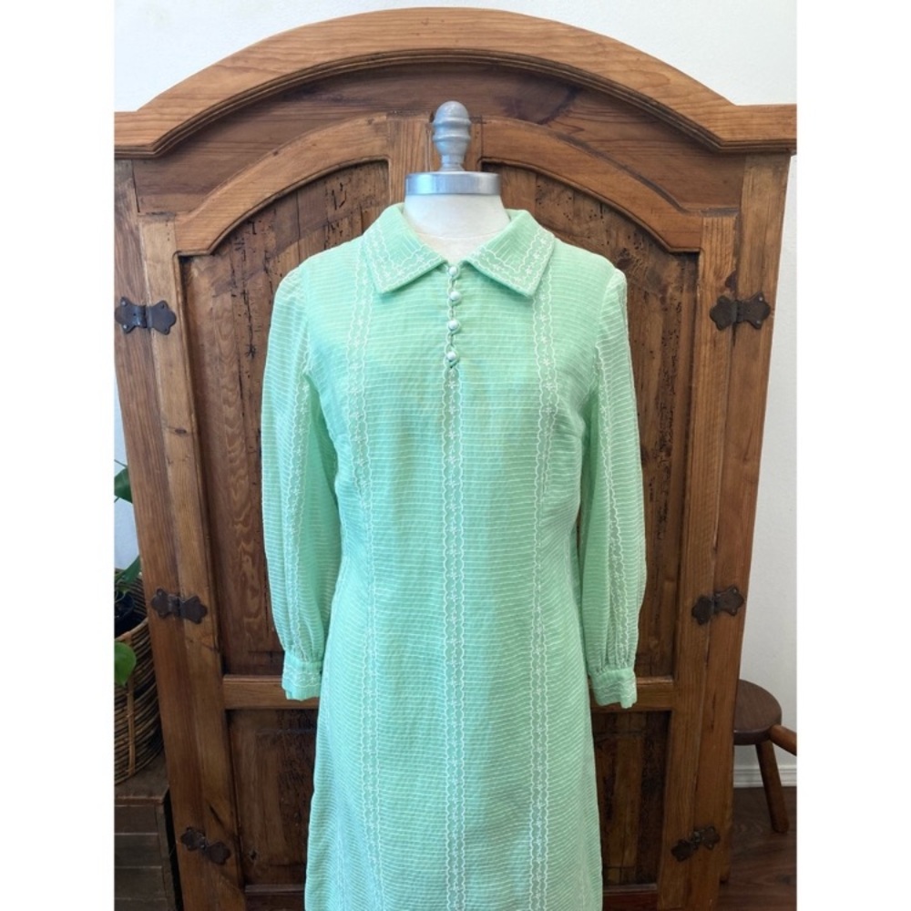 Vintage 1970's Green Embroidered long sleeve midi dress